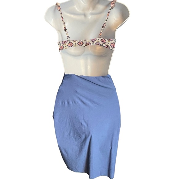 ☀️☀️☀️ BECCA 3 Piece Geometric Print Bikini with Matching Sarong - Picture 6 of 8